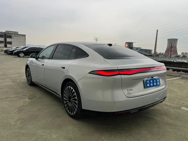 BYD Seal 08 — Фото автомобиля 4