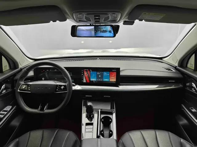 Roewe RX5 Max — Фото автомобиля 11