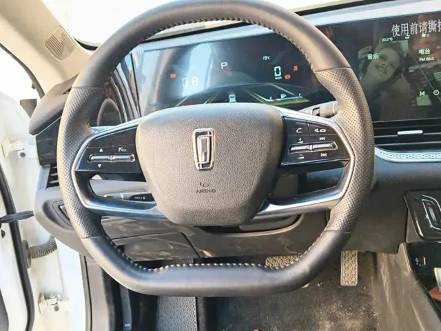 Bestune B70 — Фото автомобиля 15