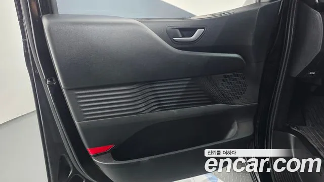 Hyundai Staria — Фото автомобиля 14
