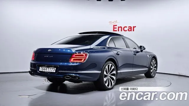 Bentley Flying Spur Flying Spur 3 поколение 4.0 Azure — Фото автомобиля 2