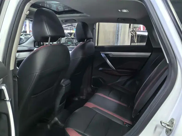 Geely Binyue — Фото автомобиля 8