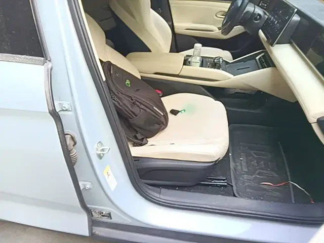 BYD Qin L — Фото автомобиля 24