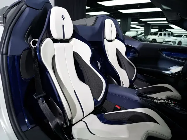 Ferrari SF90 2021 3.9T V8 Spider — Фото автомобиля 26