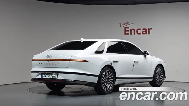 Hyundai Grandeur GN7 — Фото автомобиля 2