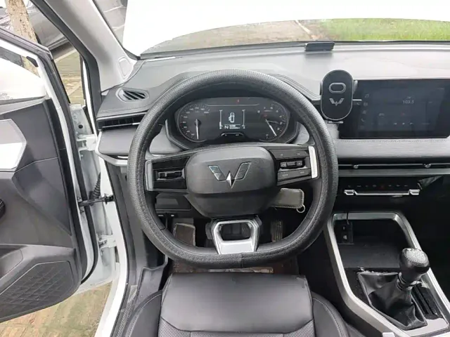 Wuling Jiachen — Фото автомобиля 10