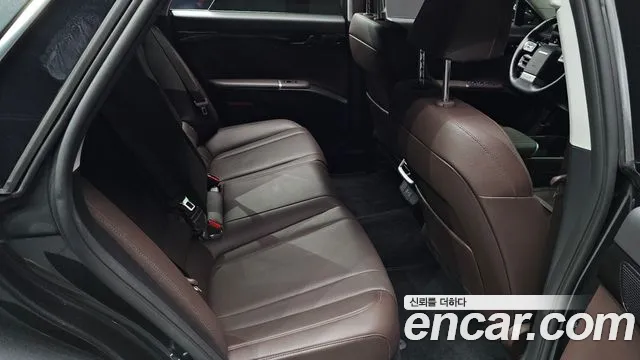 Hyundai Grandeur Grandeur (GN7) 2.5 Бензин 2WD — Фото автомобиля 11