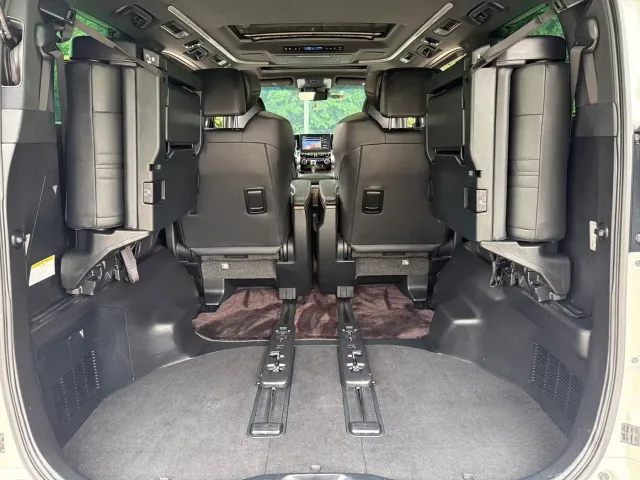 Toyota Alphard — Фото автомобиля 18