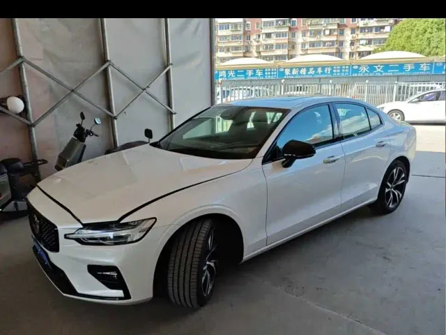 Фотография автомобиля — Volvo S60