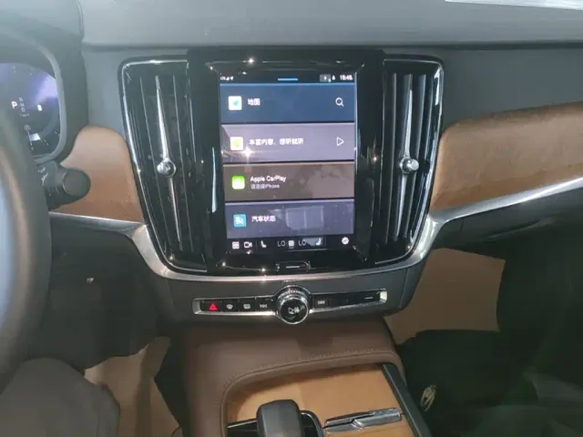 Volvo S90 — Фото автомобиля 12