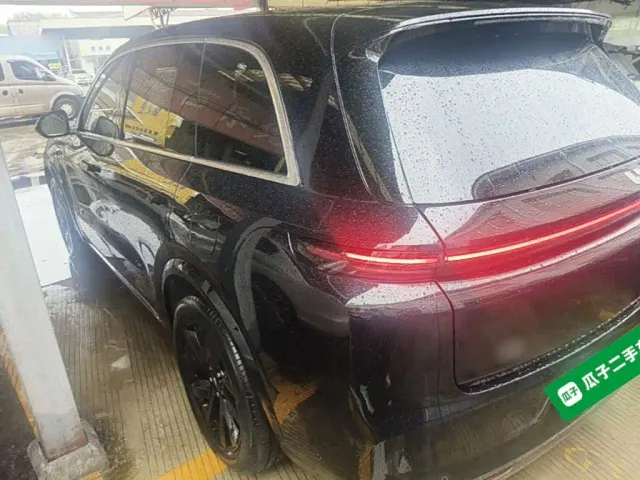 Li Auto L8 — Фото автомобиля 4