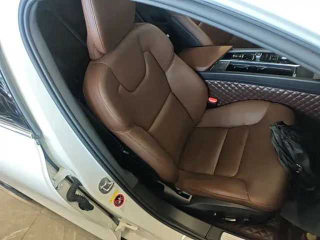 Volvo S60 — Фото автомобиля 24
