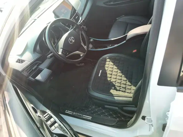 Toyota YARiS L Zhi Xuan — Фото автомобиля 14