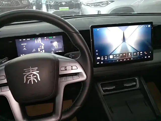 BYD Qin L — Фото автомобиля 13