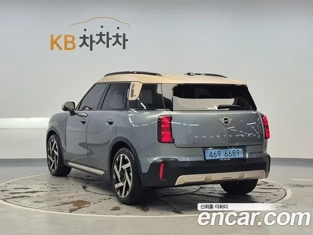 MINI Countryman Electric 3rd Gen — Фото автомобиля 2