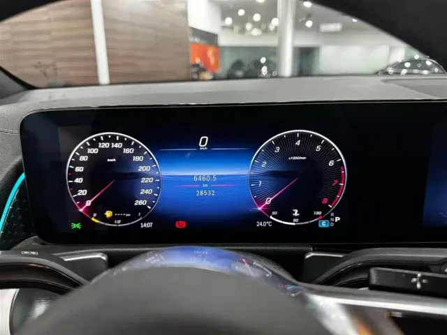 Mercedes-Benz GLB-Class — Фото автомобиля 10
