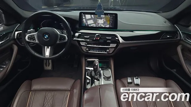 BMW 5 Series G30 — Фото автомобиля 10