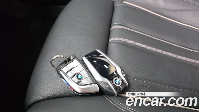 BMW 5-Series — Фото автомобиля 28
