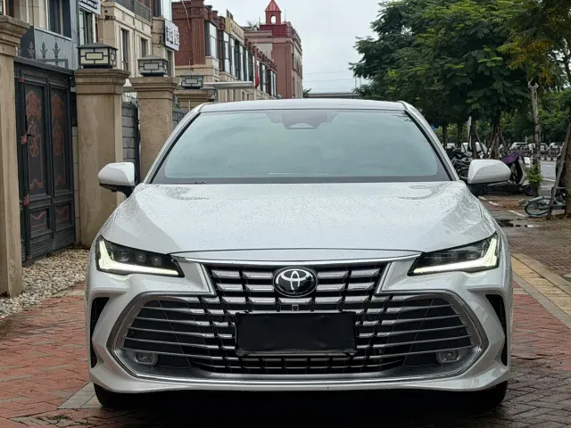 Toyota Avalon — Фото автомобиля 2
