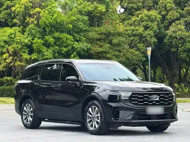 Ford Edge — Фото автомобиля 3