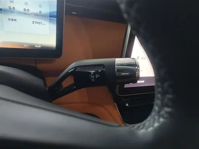 Geely Yizhen L380 — Фото автомобиля 13