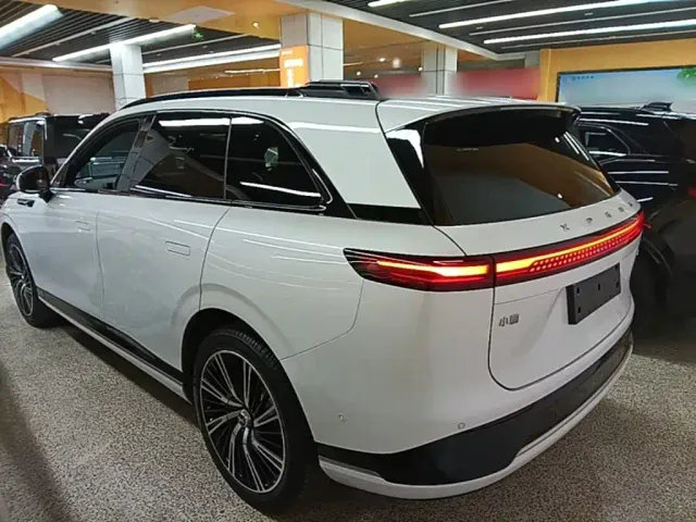 Xpeng G9 — Фото автомобиля 4