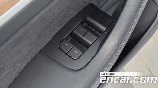 Tesla Model 3 — Фото автомобиля 27
