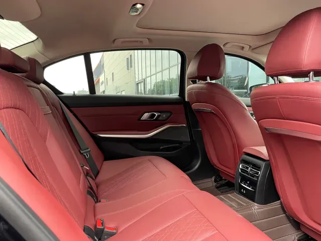 BMW 3 Series — Фото автомобиля 12