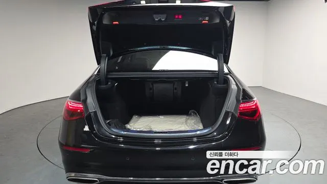 Mercedes-Benz S-Class — Фото автомобиля 16