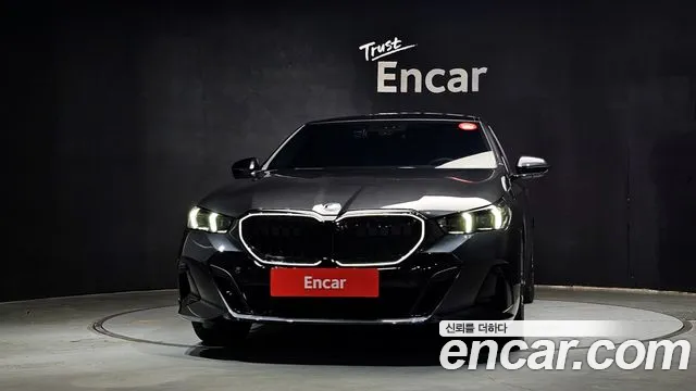 BMW 5-Series — Фото автомобиля 3