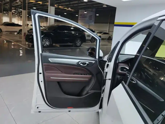 GAC Trumpchi M6 — Фото автомобиля 7