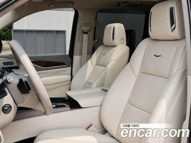 Cadillac Escalade Escalade 5 поколение — Фото автомобиля 10