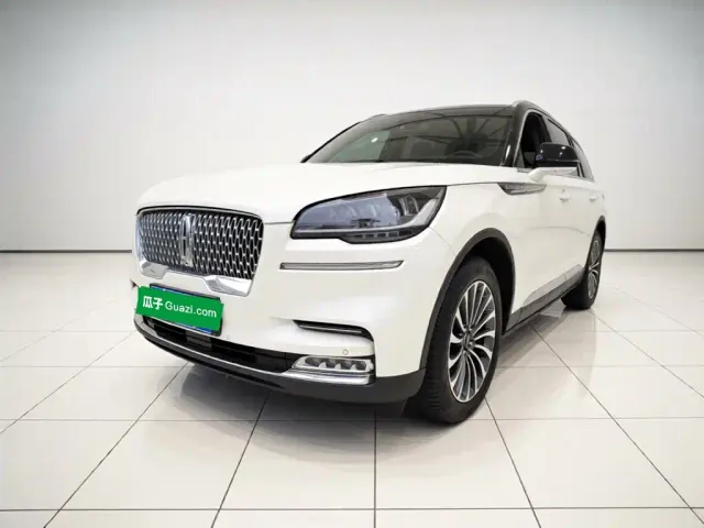 Фотография автомобиля — Lincoln Aviator