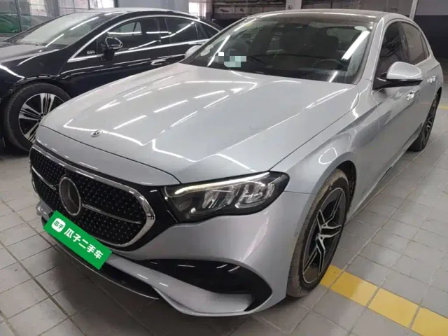 Фотография автомобиля — Mercedes-Benz E-Class