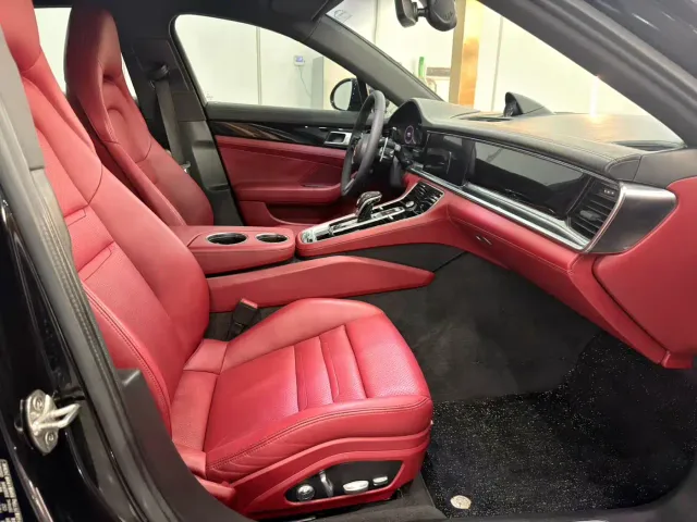 Porsche Panamera — Фото автомобиля 12