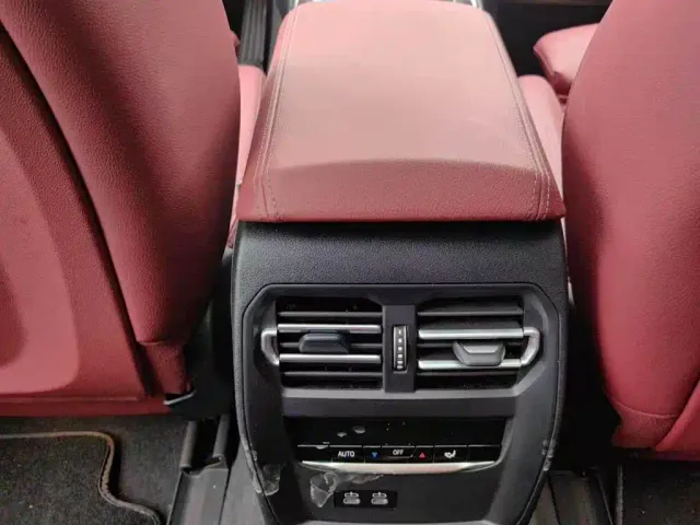 BMW i3 — Фото автомобиля 12