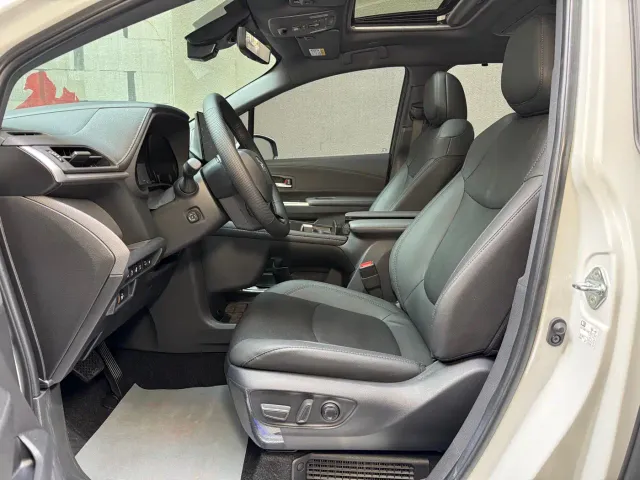 Toyota Sienna — Фото автомобиля 12