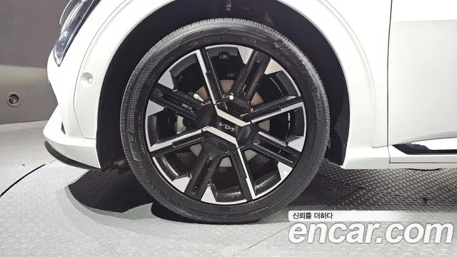 Kia EV6 — Фото автомобиля 5