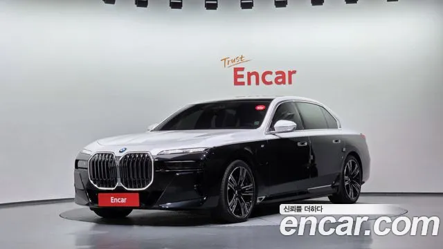 Фотография автомобиля — BMW 7 Series G70