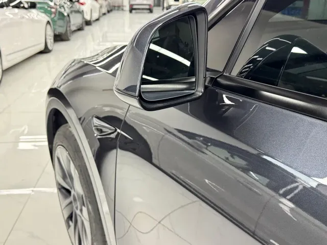 Tesla Model Y — Фото автомобиля 6