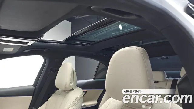 Mercedes-Benz E-Class — Фото автомобиля 19