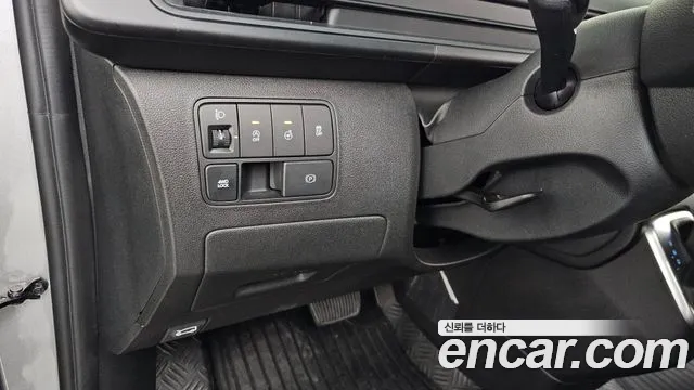 Hyundai Staria Staria 4WD Подъёмник для коляски/Slope — Фото автомобиля 17