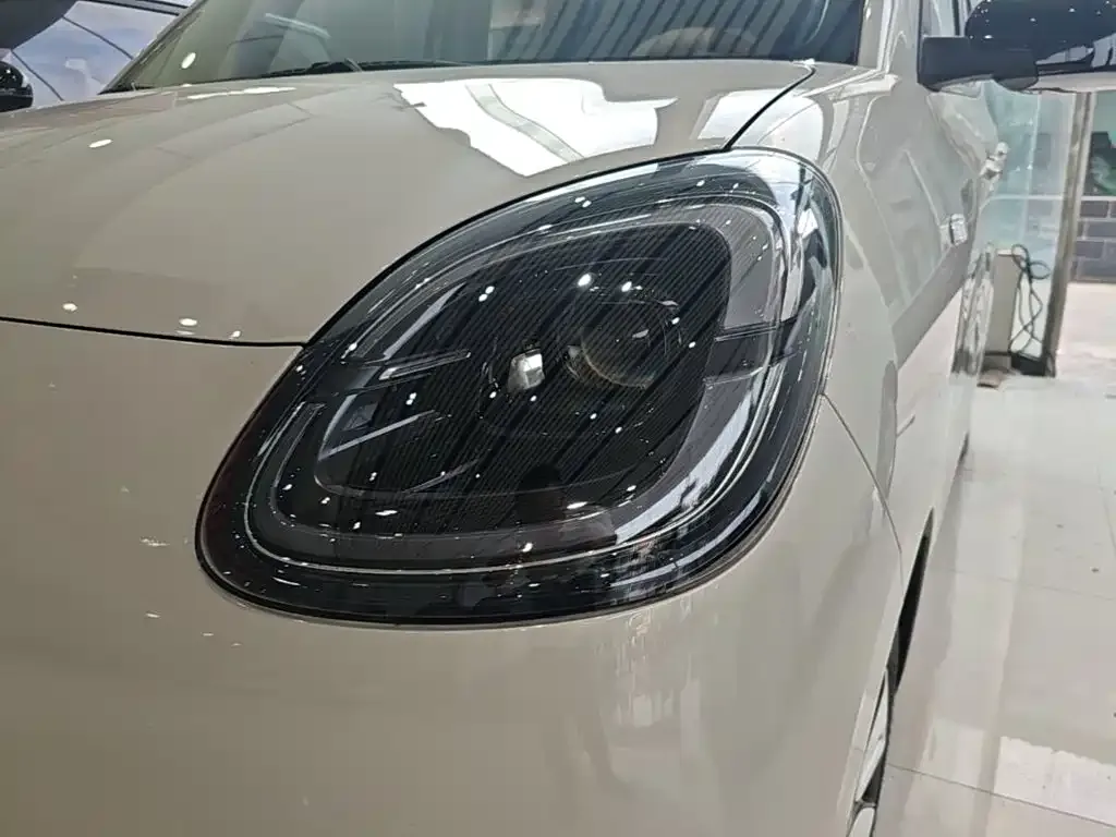 Wuling Motors Hongguang MINIEV 2025 4-Door Advanced — Фото автомобиля 23