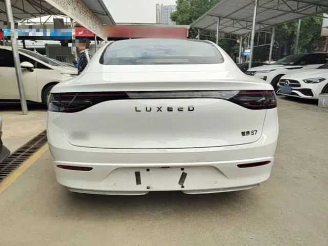 Luxeed S7 — Фото автомобиля 5