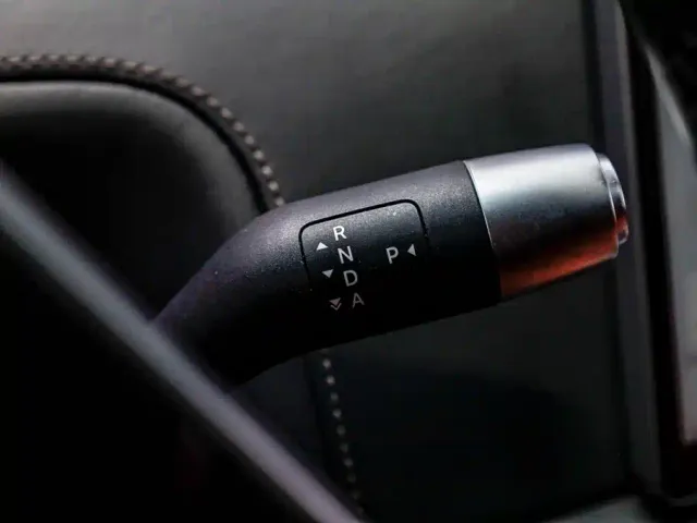 Li Auto Li L8 2023 Pro — Фото автомобиля 28