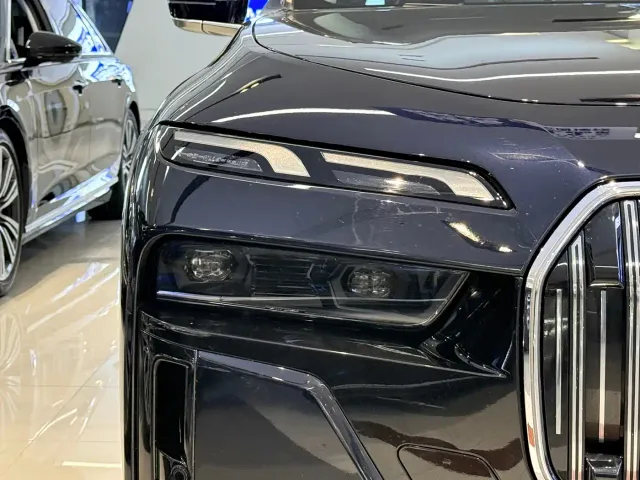 BMW 7 Series — Фото автомобиля 4