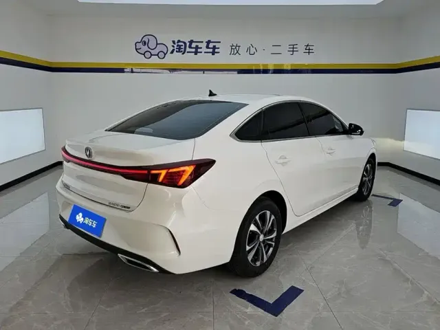 Changan Eado — Фото автомобиля 3