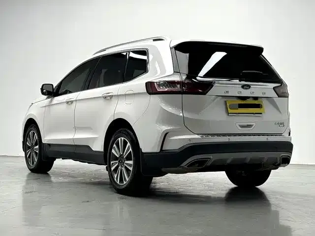 Ford Edge — Фото автомобиля 7