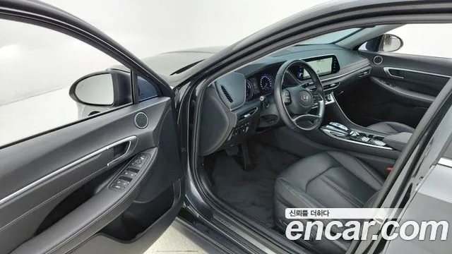 Hyundai Sonata — Фото автомобиля 10