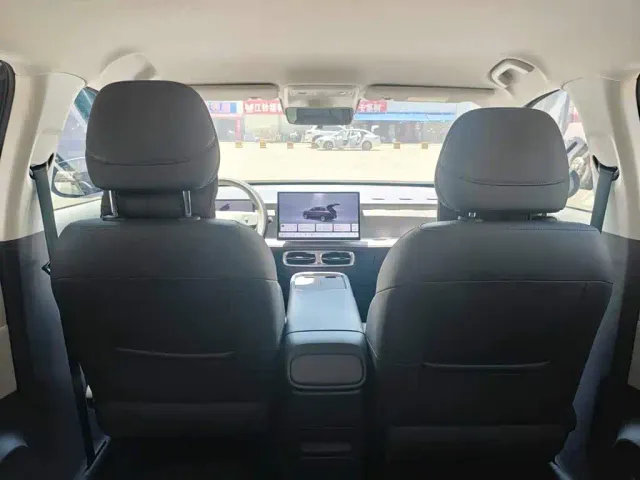 Leapmotor B10 — Фото автомобиля 9